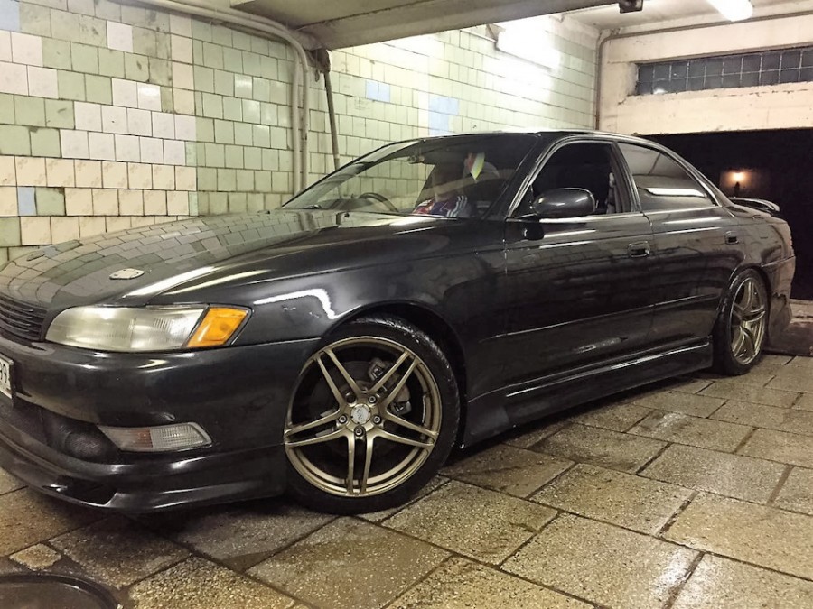 Toyota Mark II 90 rines AVS Model 5 18″ TourerV 