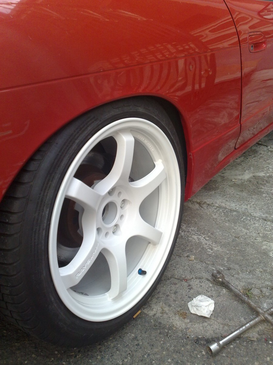 Nissan Silvia S13 rines Rays Gram Ligths 57 D 17″ 9J ET12 215/45