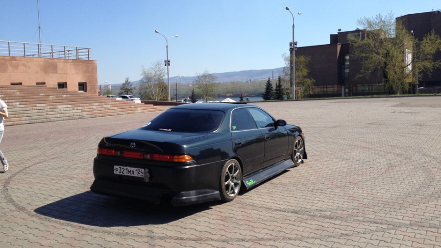 Toyota Mark II 90 rines AVS Model 7 DR 