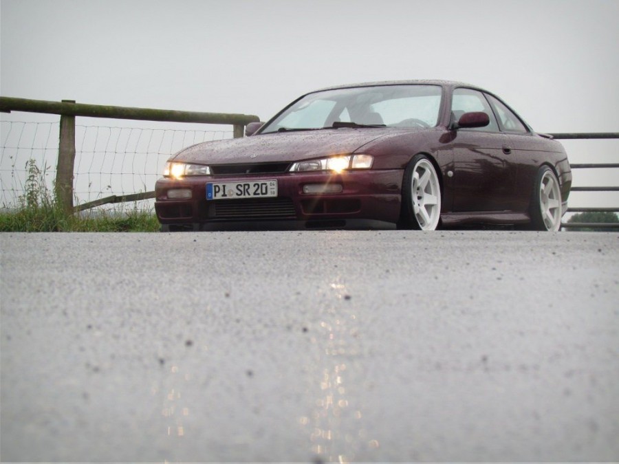 Nissan Silvia S14 rines Rota P45R 18″ 9.5J ET15 225/40 ET12