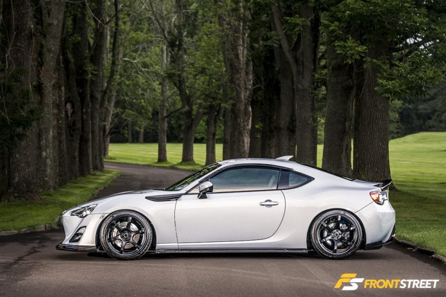 Scion FR-S rines Rays Gram Lights 57C6 18″ 8.5J ET35 225/40 9.5J ET40 255/35