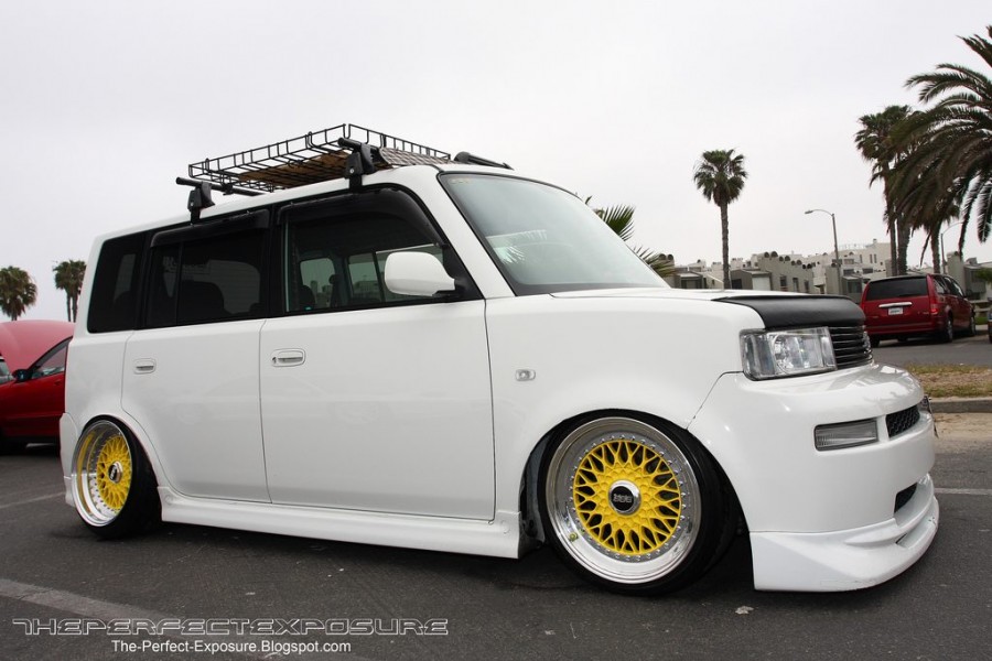 Scion xB rines BBS RS 17″ 9.5J ET15 195/40 10.5J ET-11 215/40