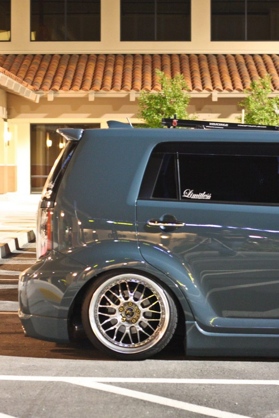 Scion xB rines Work VS-XX 18″ 8J ET26 215/35 9J ET38 225/35