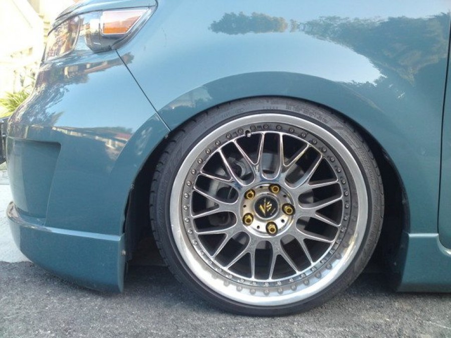 Scion xB rines Work VS-XX 18″ 8J ET26 215/35 9J ET38 225/35