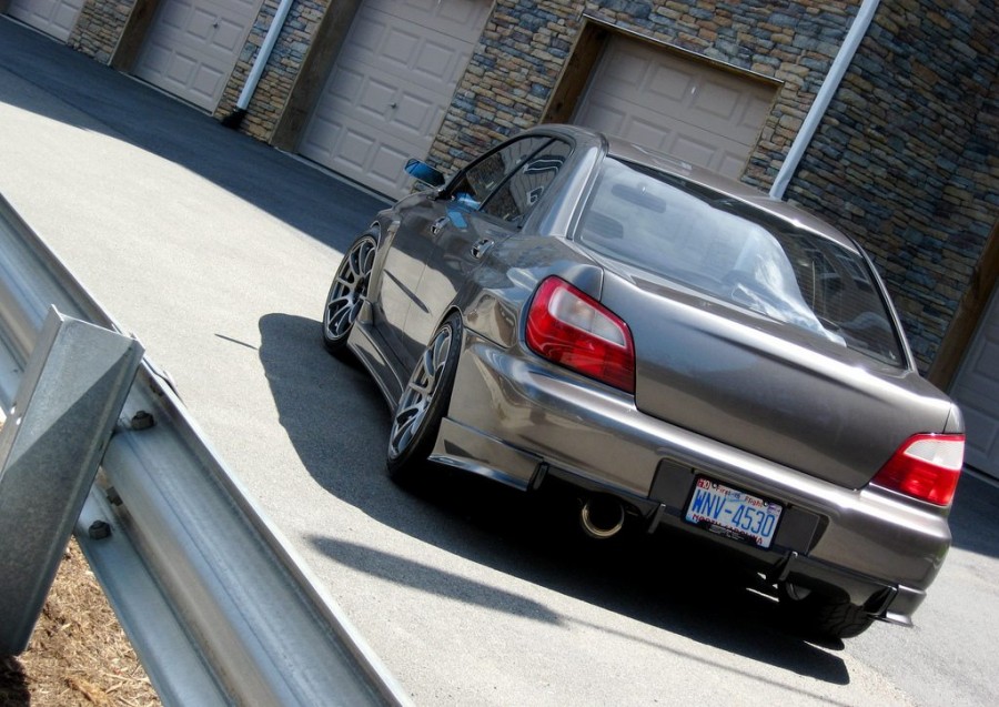 Subaru Impreza rines Rota G-force 18″ 9J ET30 235/40