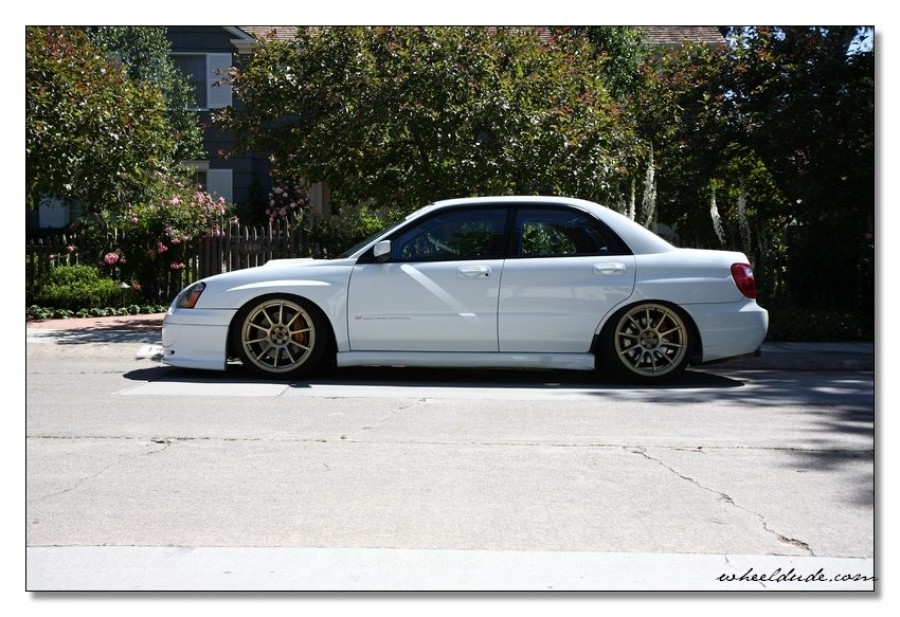 Subaru Impreza rines Rota G-force 18″ 9J ET35 225/40 WRX STI 