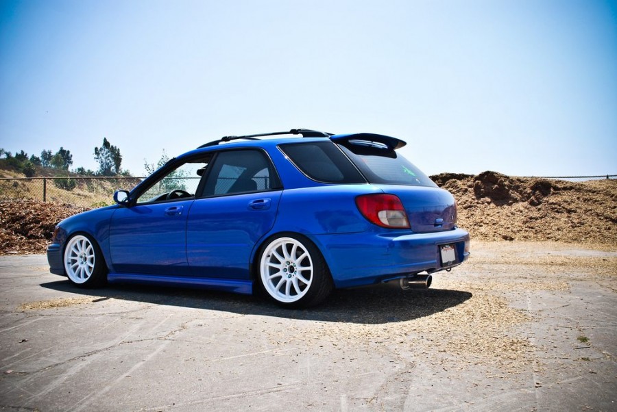 Subaru Impreza GD, GG rines Work Emotion 11R 17″ 9J ET28 215/40
