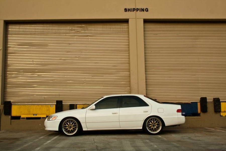 Toyota Camry rines Work VS-MX 18″ 8J ET38 225/40