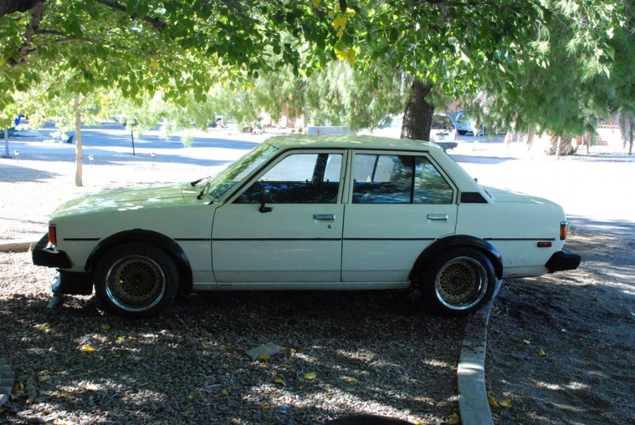 Toyota Corolla E70 rines Epsilon  15″ 7.5J ET-18 195/65 8J