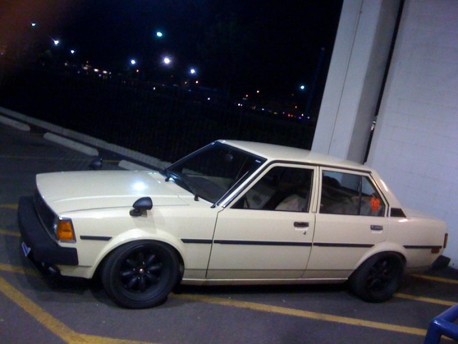 Toyota Corolla E70 rines XXR 513 16″ 8J 205/40