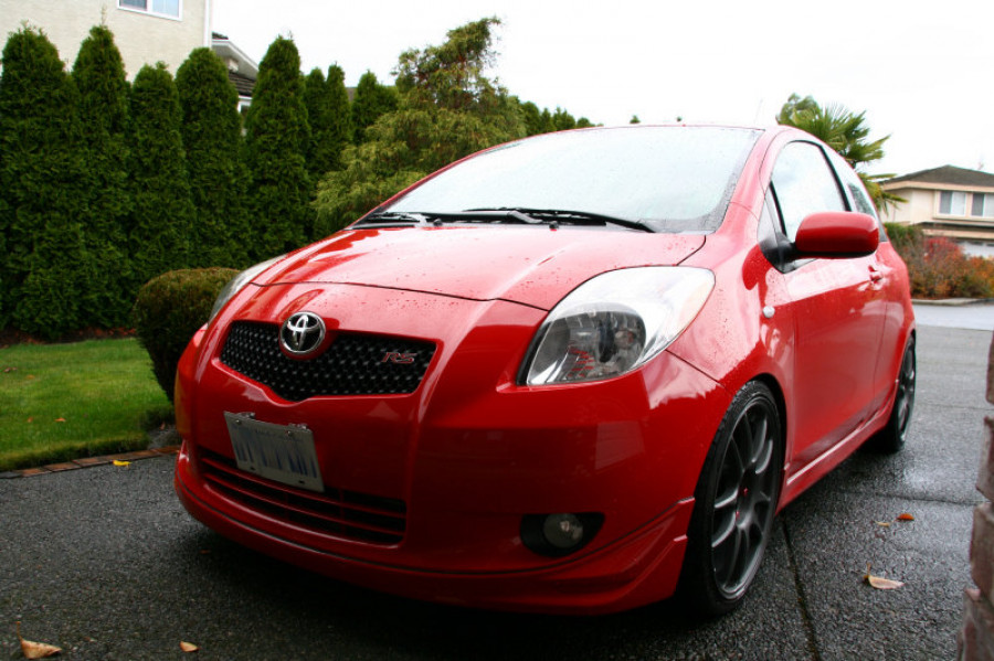Toyota Yaris rines Work Emotion CR KAI 18″ 7.5J ET42 215/35 ET32