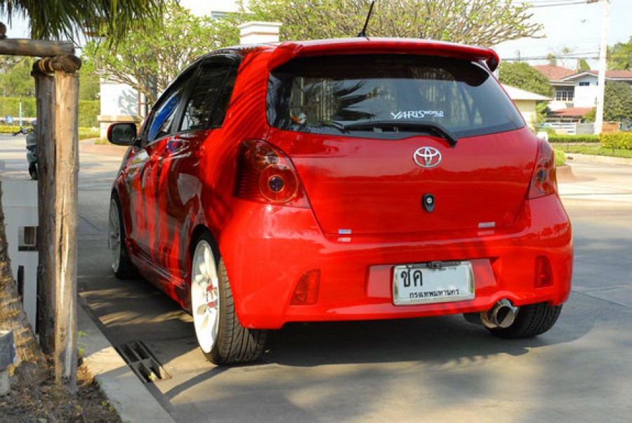 Toyota Yaris rines Work Emotion CR KAI 18″ 7.5J ET42 215/35 5 door 