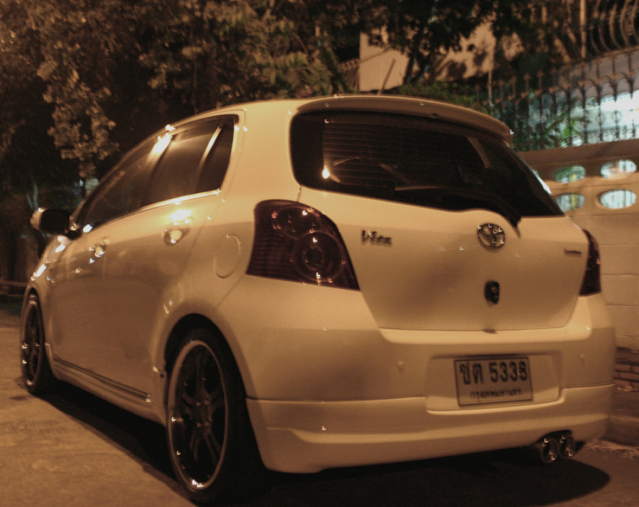 Toyota Yaris rines SSR Vienna Dish 18″ 7.5J ET42 215/35 5 door 