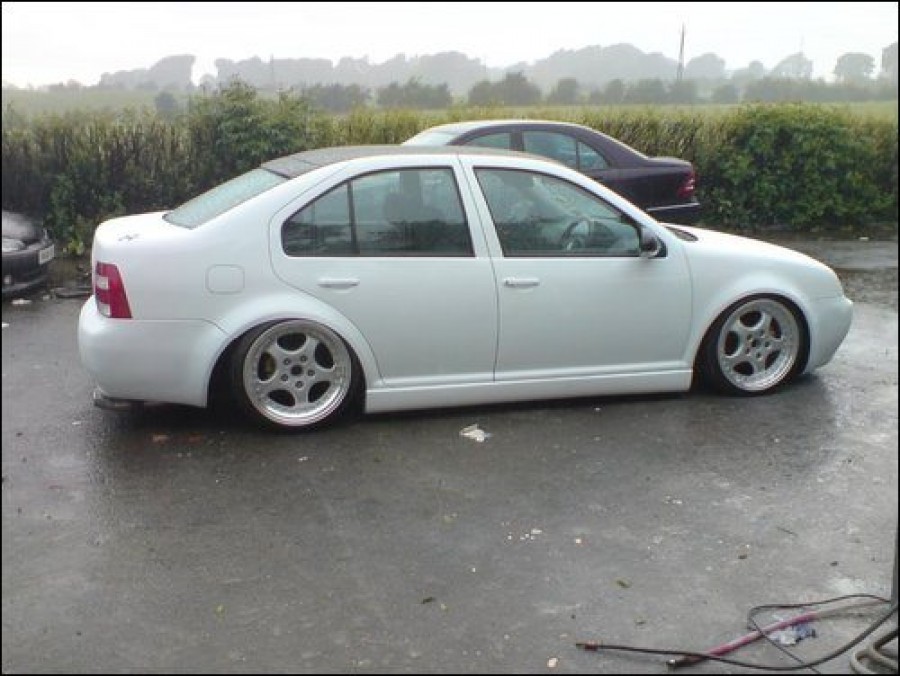 Volkswagen Jetta MK4/A4, Typ 1J rines Keskin KT2 18″ 8.5J ET52 215/35 9.5J 225/35