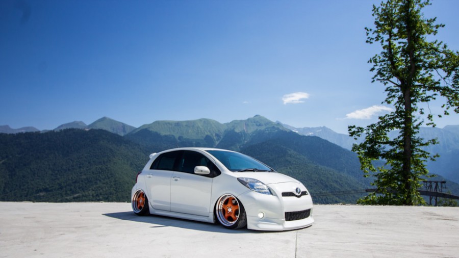 Toyota Vitz xp90 rines RH ZW1 17″ 9.5J ET47 195/40 10J ET35