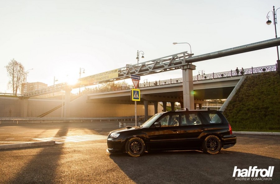 Subaru Forester SG rines Enkei RPF1 18″ 8J 225/40