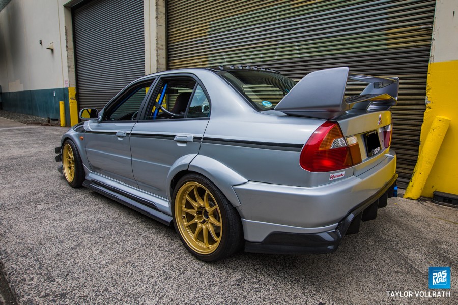 Mitsubishi Lancer Evolution VI rines Rays Volk Racing CE28N 18″ 9.5J ET11 255/35