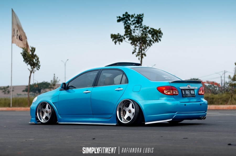 Toyota Corolla E120/E130 rines SSR Koenig Monster
