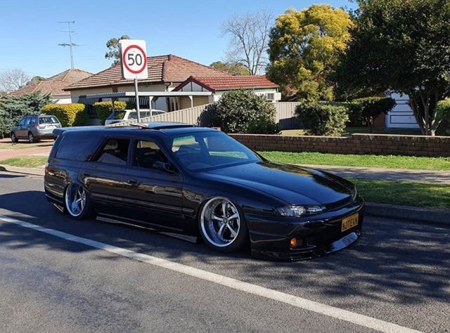 Nissan Stagea WC34 Series 2 rines Work VS-KF