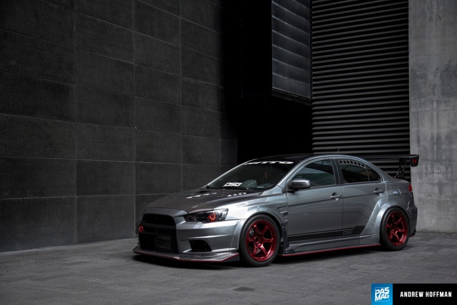 Mitsubishi Lancer Evolution X rines Rays Gram Lights 57DR 18″ 10.5J ET12 295/35 Final Edition 