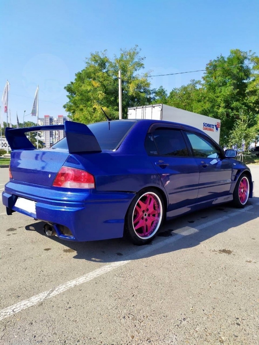 Mitsubishi Lancer Evolution VII rines Piaa Roza Four 18″