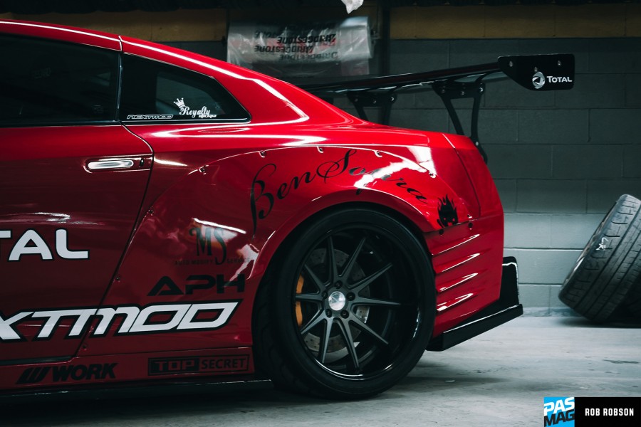 Nissan GT-R (R35) rines Work Gnosis CV201 20″ 10.5J ET-5 285/35 11.5J ET-37 315/35