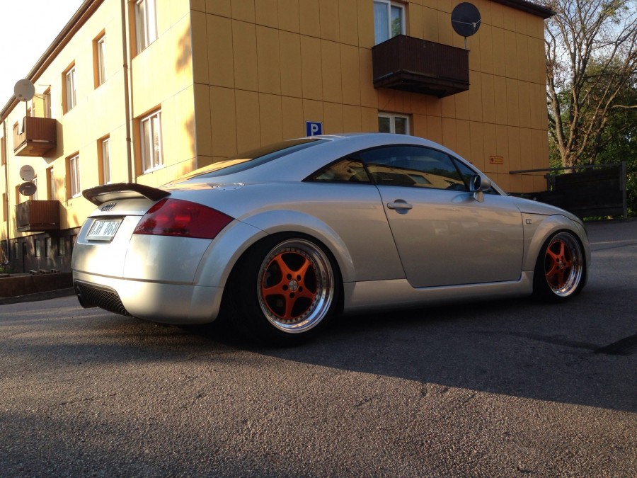 Audi TT Mk1 rines OZ Racing Mito 17″ 8.5J ET10 195/40 10J ET25 225/45