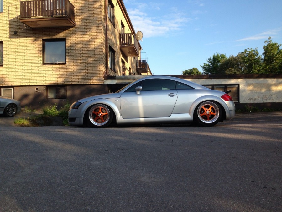 Audi TT Mk1 rines OZ Racing Mito 17″ 8.5J ET10 195/40 10J ET25 225/45