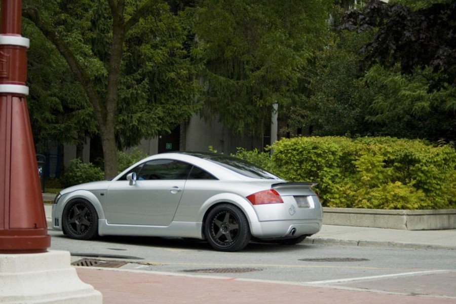 Audi TT Mk1 rines Rays Sebring Zeiger 5 Sport 18″ 8J ET38 215/40 9J ET28