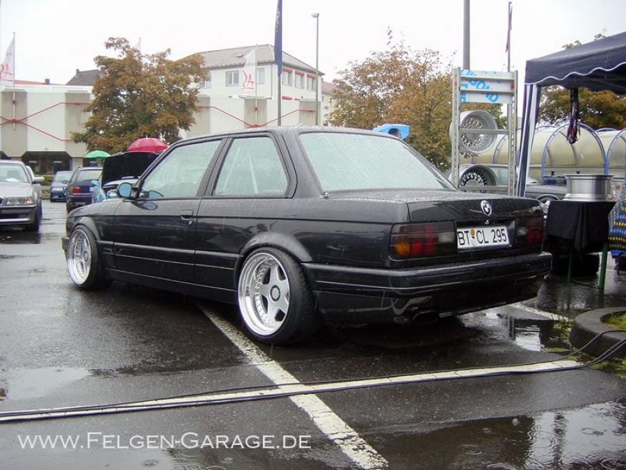 BMW 3 series E30 rines OZ Racing Futura 17″ 9.5J ET8 225/35 10.5J ET4 245/35