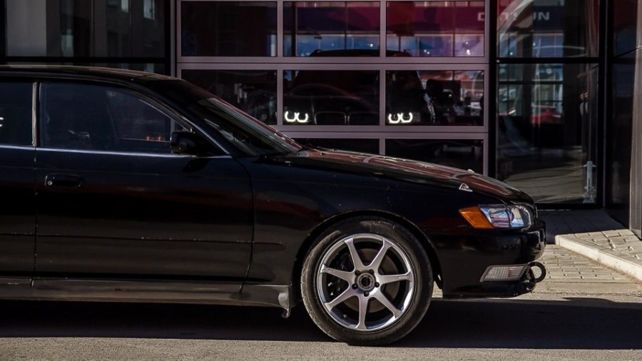 Toyota Mark II 90 rines AVS Model 7 17″
