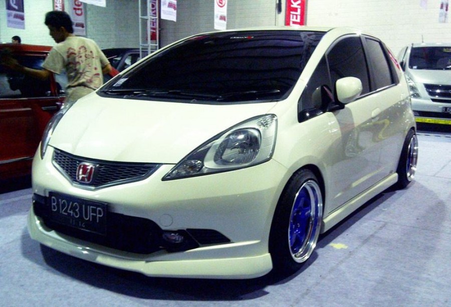 Honda Fit 2 generation rines Work Meister S1 2P 16″ 8.5J ET35 195/45 9.5J ET26 205/45