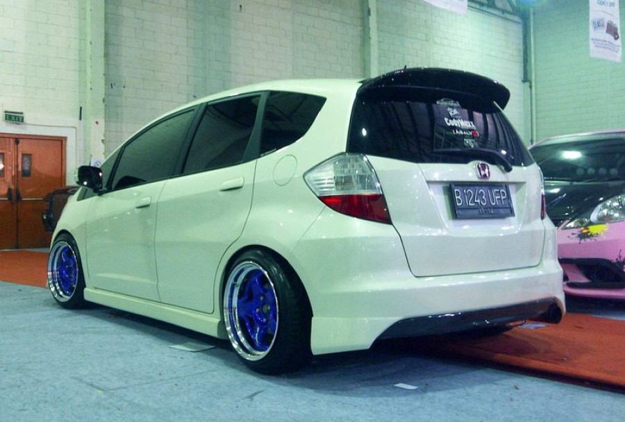 Honda Fit 2 generation rines Work Meister S1 2P 16″ 8.5J ET35 195/45 9.5J ET26 205/45