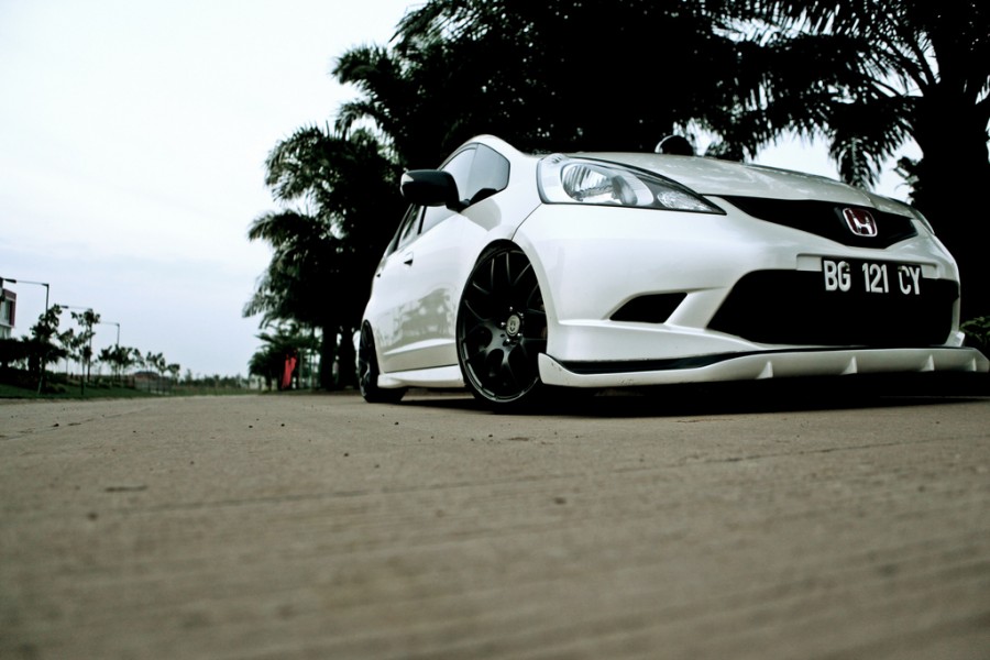 Honda Fit 2 generation rines HRE P40 18″ 8J ET42 215/35 9J