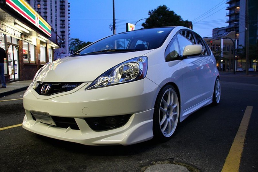 Honda Fit 2 generation rines Work Emotion CR KAI 18″ 7.5J ET42 215/35 ET32