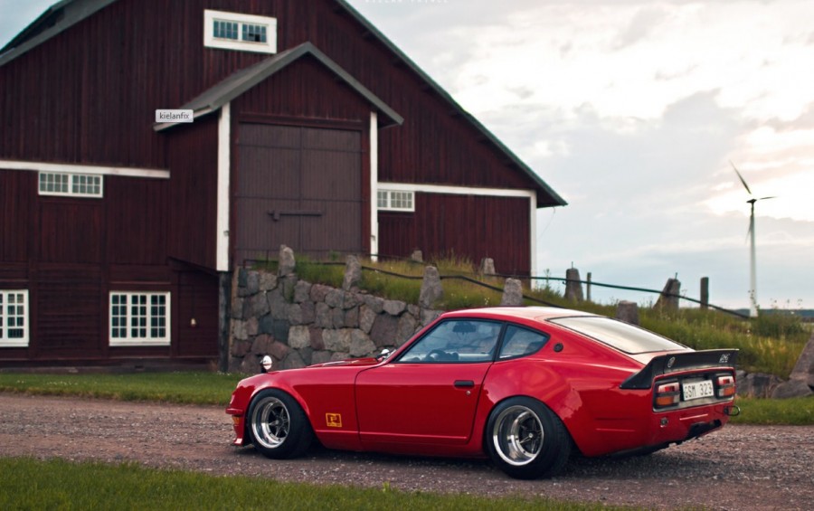 Datsun 240Z rines SSR Star Formula 14″ 8J ET15 10J ET-47