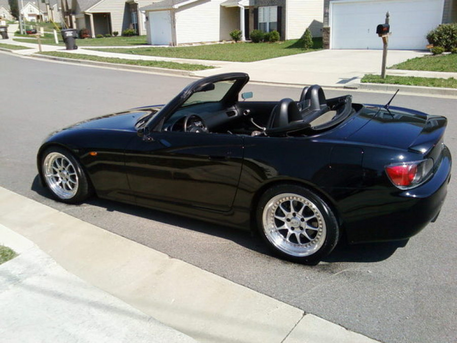 Honda S2000 rines Blitz Type 01 17″ 8J ET32 205/45 9J ET38 235/40