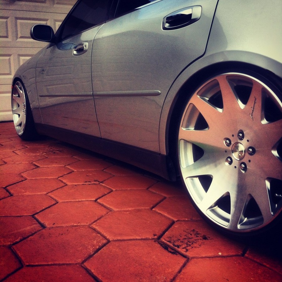 Infiniti G35 Sedan V35 rines MRR HR3 20″ 9.5J ET40 225/35