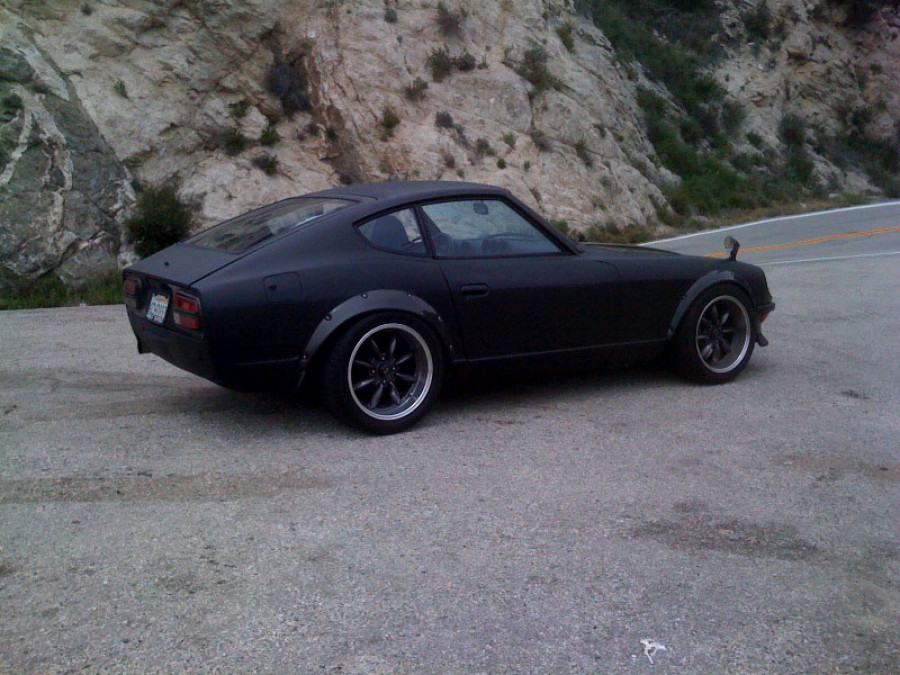 Datsun 240Z rines Rota RB-R 17″ 8.5J ET6 235/35 255/35