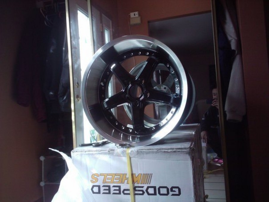 Lexus SC Z30 rines Godspeed Omega 18″ 9J ET24 215/35 10J ET22 225/40
