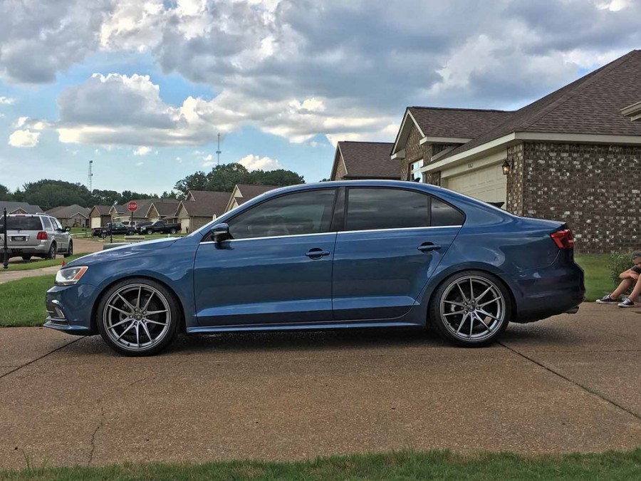 Volkswagen Jetta MK6/A6, Typ 5C6 rines Konig Wheels Oversteer 18″ 8J ET45