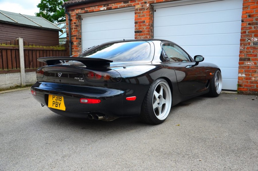 Mazda RX-7 FD rines Desmond Regamaster Marquis Promada 18″ 9.5J ET18 225/40
