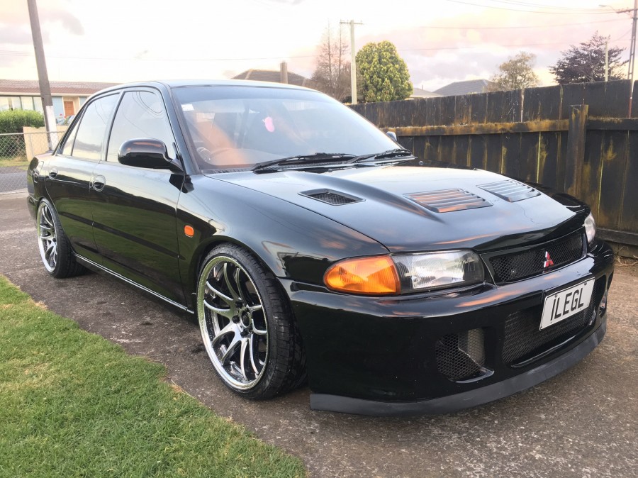 Mitsubishi Lancer Evolution I rines Work Emotion CR KAI 18″ 8.5J ET24 215/35