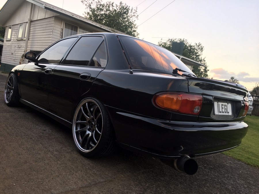 Mitsubishi Lancer Evolution I rines Work Emotion CR KAI 18″ 8.5J ET24 215/35