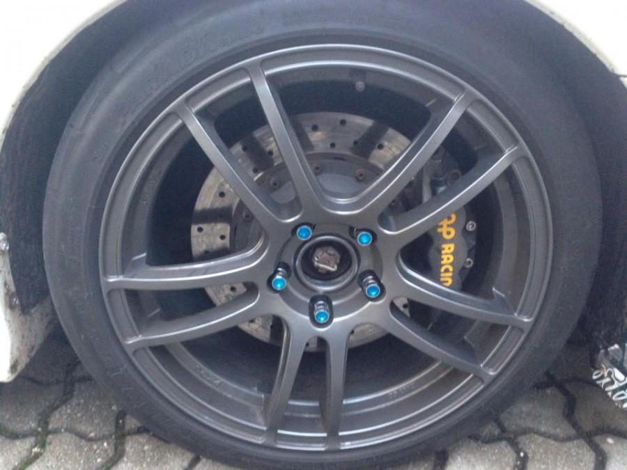 Mitsubishi Lancer Evolution V rines Enkei Yamato 18″ 8J ET40 225/40