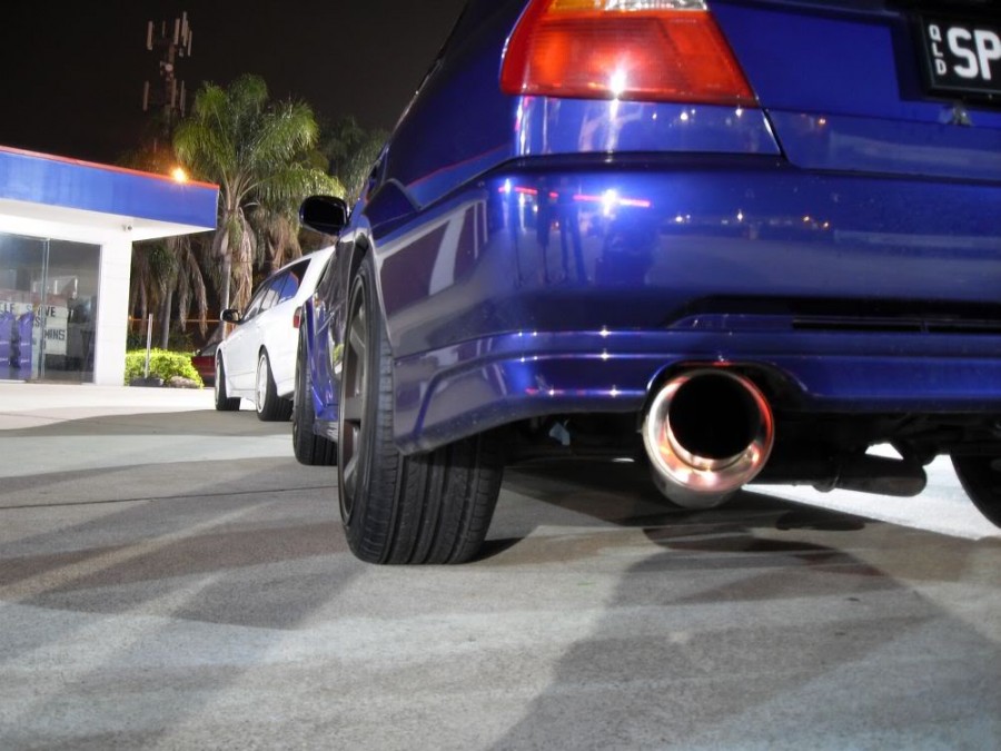 Mitsubishi Lancer Evolution VI rines Rota Grid 18″ 9.5J ET20 235/40