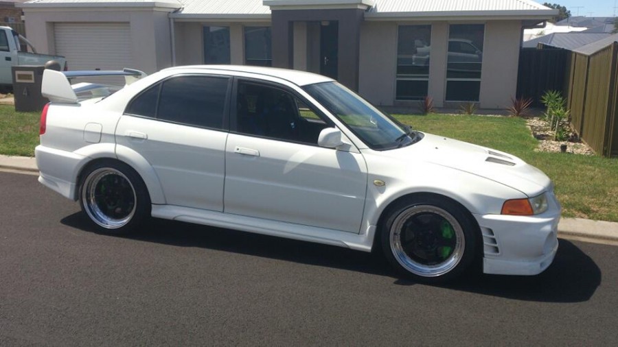 Mitsubishi Lancer Evolution VI rines WOLF S1P 18″ 9J ET15 225/40