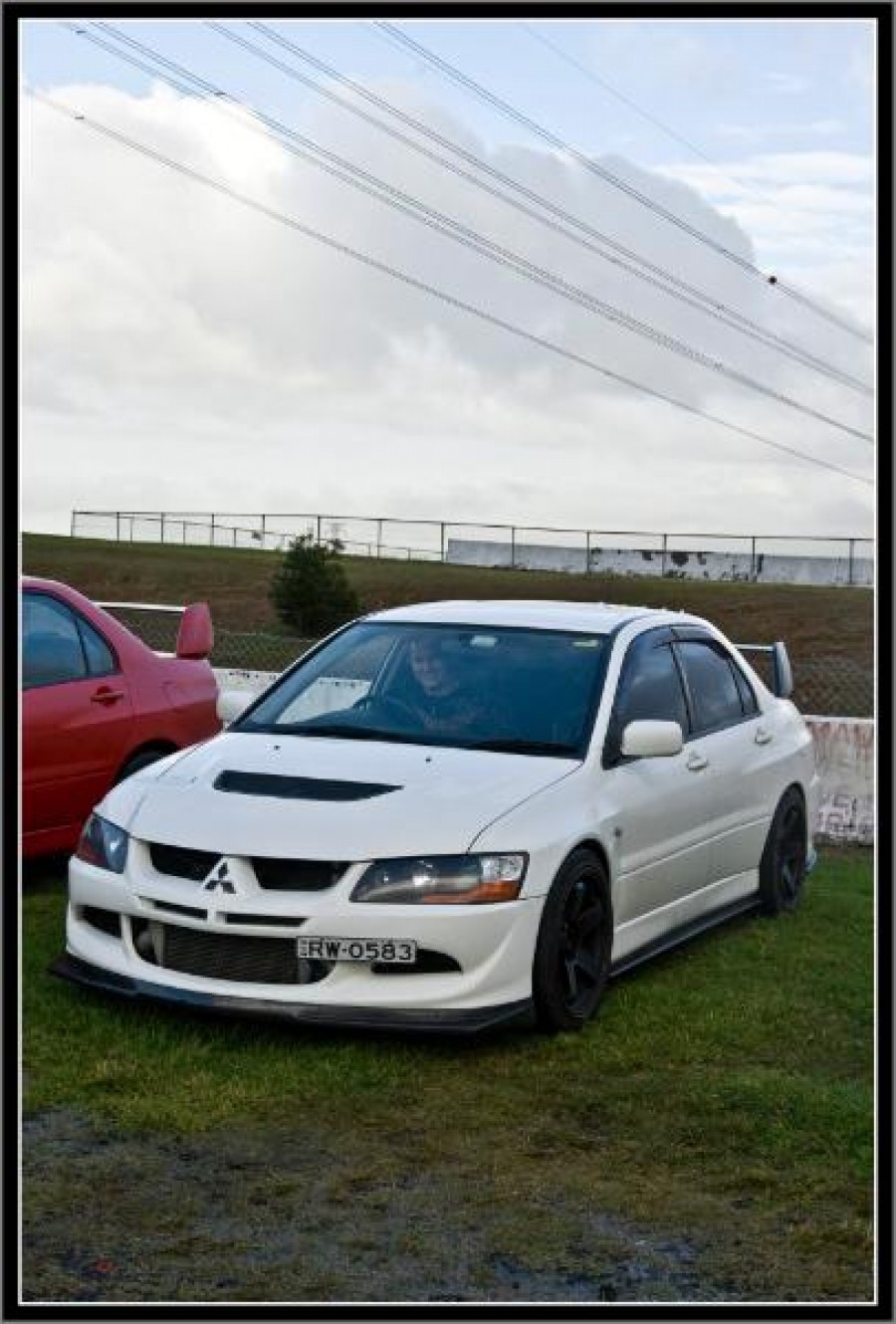 Mitsubishi Lancer Evolution VIII rines Rota P45R 18″ 9.5J ET30 245/40