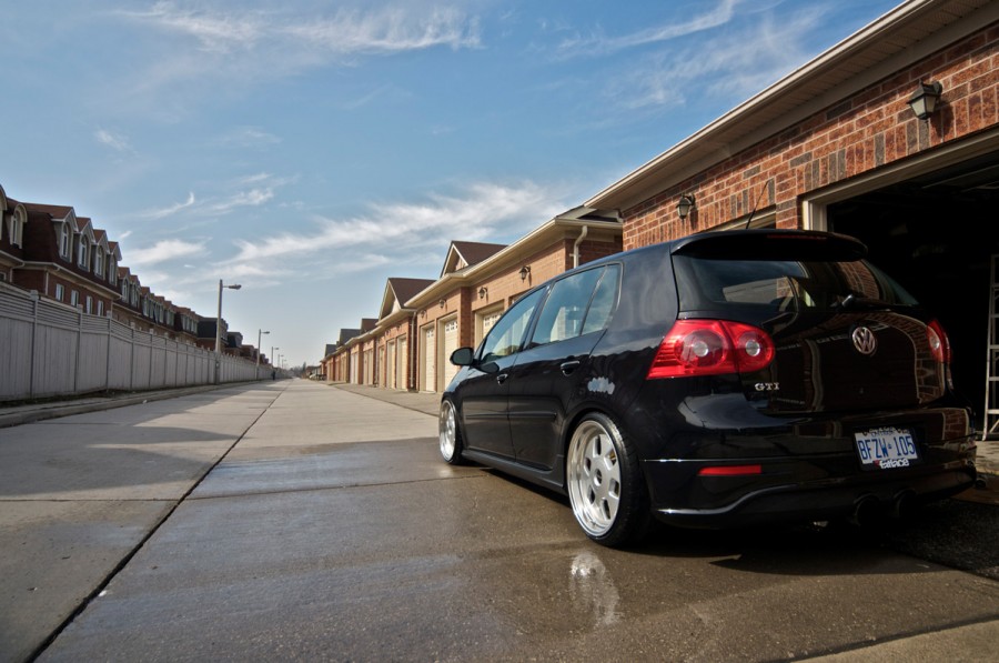 Volkswagen Golf MK5 rines OZ Racing MAE Monoblock 18″ 8.5J ET32 215/35