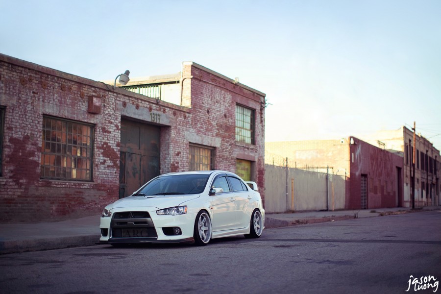 Mitsubishi Lancer Evolution X rines Rays Volk Racing TE37 19″ 10.5J ET12 265/30
